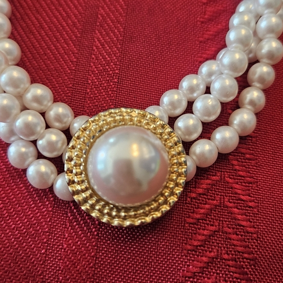 Triple Strand Pearl Necklace with Central Ornament - Picture 2 of 4